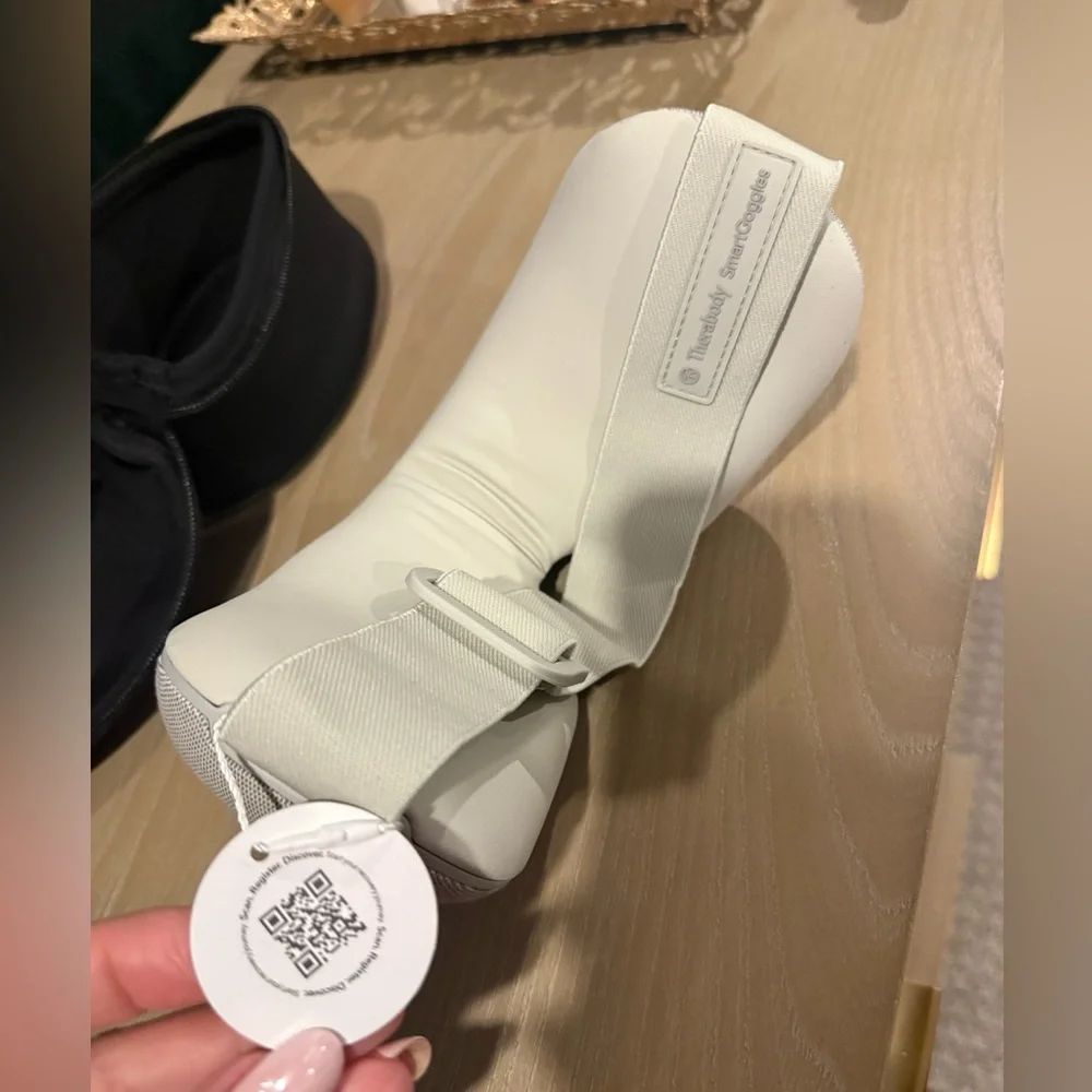 White and Blue VR Headset - Comfort Fit